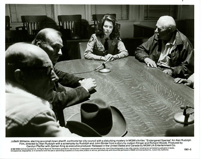 Vintage 8x10 Photo Endangered Species (1982 film) Robert Urich JoBeth Williams