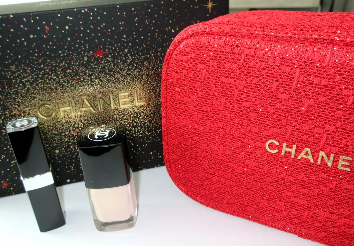 NEW 2021 CHANEL Lip and Nail set Holiday Gift Set