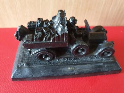 CAMION DE LIVRAISON DE CHARBON - Photo 1/4