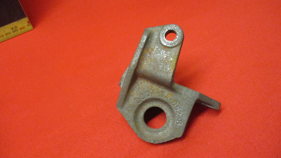 1970 1971 FORD TORINO FAIRLANE CYCLONE POWER STEERING CYLINDER BRACKET NOS - Image 2 of 4