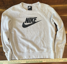Nike Sportswear Gray Crewneck Sweatshirt Women S Fleece Logo Graphic Raglan