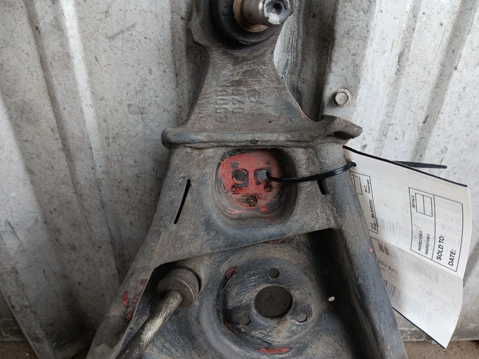 Оригинальная правая передняя нижняя подвеска рычага управления 1986-1989 Mercedes R107 560SL  - Изображение 3 из 4