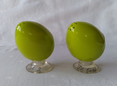 Vintage Key Lime Green Egg Salt Pepper Shakers Set Clear Pedestal Retro Kitchen