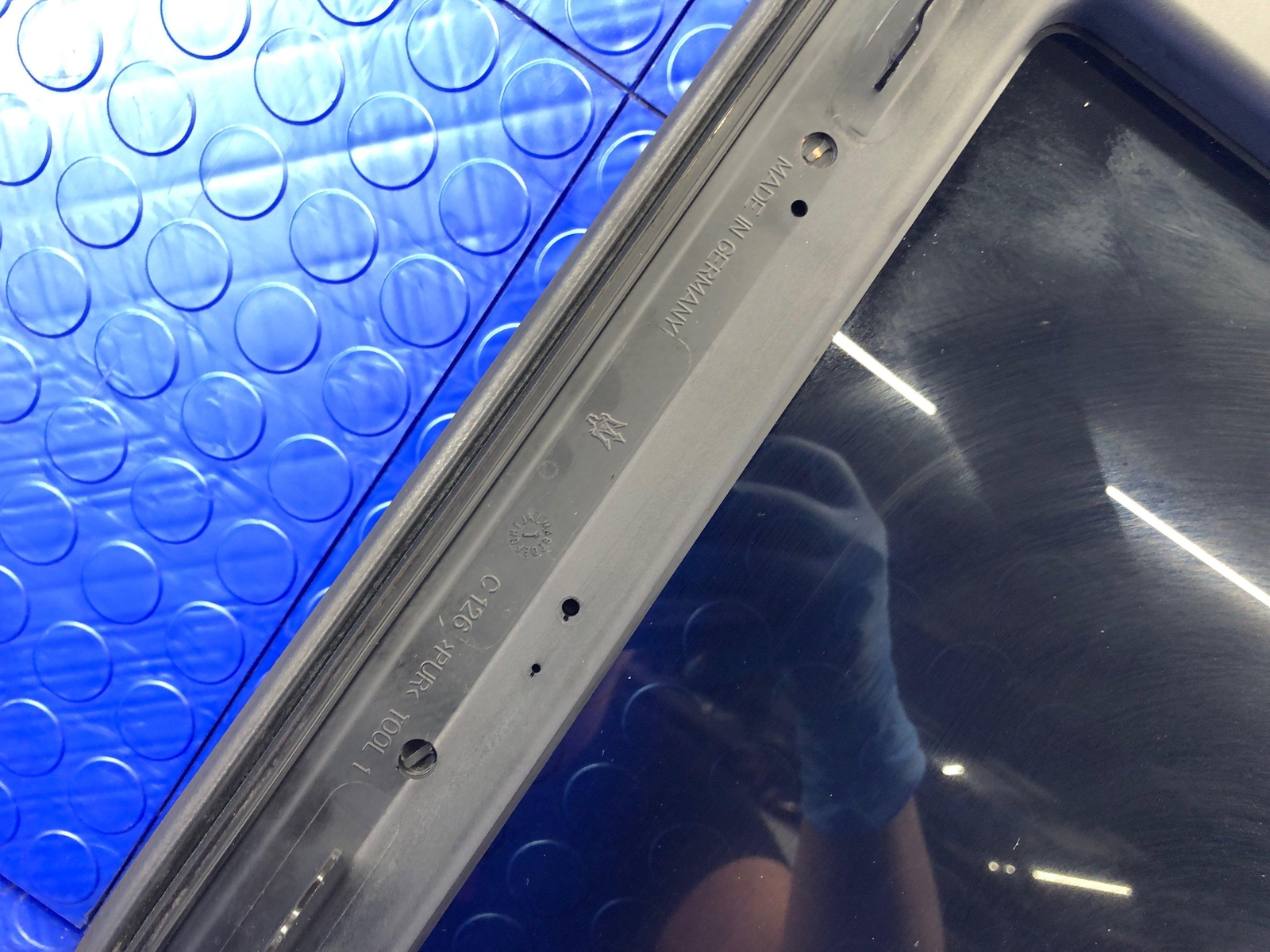 2017 2018 2019 2020 2021 2022 MASERATI LEVANTE REAR SUNROOF WINDOW ROOF GLASS