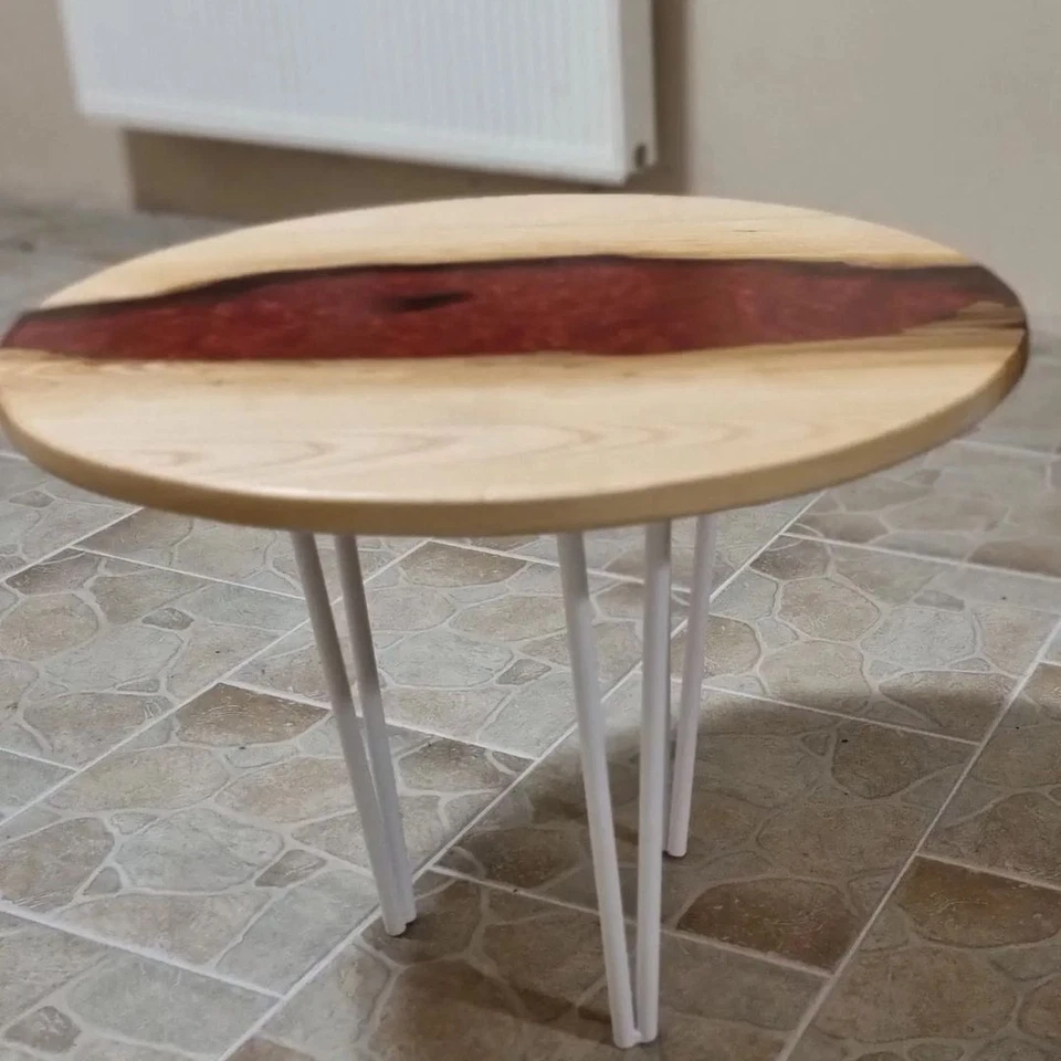 MESA REDONDA EPOXI ROJO - MESA DE CENTRO DE RESINA AUDAZ, MESA DE COMEDOR Y OFICINA Foto 3 de 4