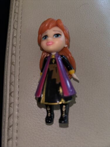 Disney Frozen II 3" Mini Anna Adventure Travel Dress Vinyl Figure Doll