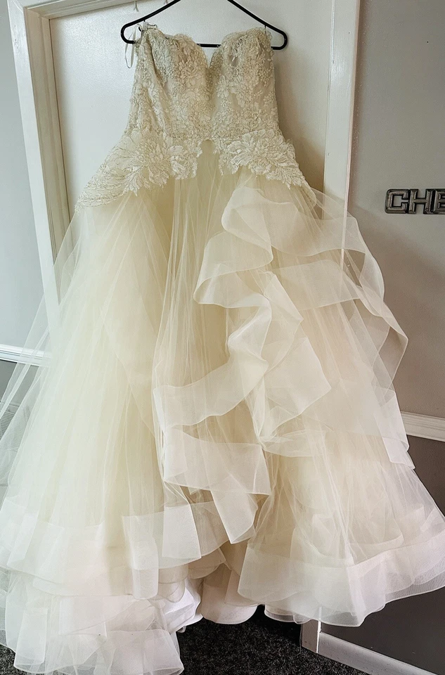 Vestido de novia Lázaro estilo 3413, novia, marfil/crema, talla 18, Foto 2 de 4