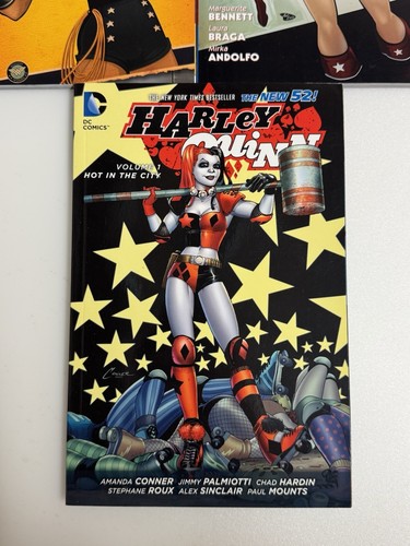 DC Comics Bombshells Volume 1&2 Enlisted, Allies & Harley Quinn Graphic Novels - Bild 4 von 8