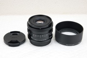 SIGMA 45mm f2.8 DG DN CONTEMPORARY LENS + HOOD + CAPS - L MOUNT - UN-USED?
