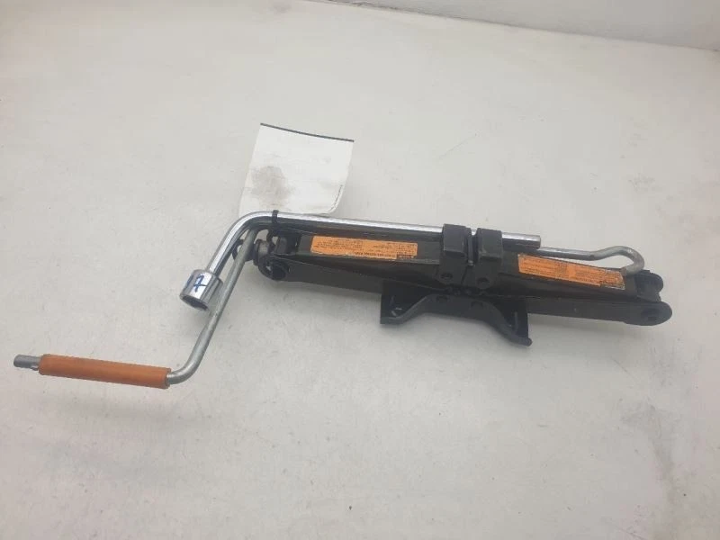 Lexus GS350 2008 gato y kit de herramientas Foto 4 de 4