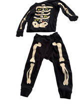 Carter s sz 2T PJS skeleton glow in the dark pajamas Halloween long sleeve