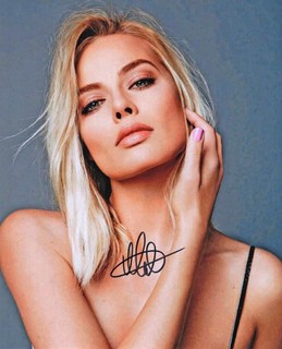 Original Signed Photo of Margot Robbie 10x8 COA
