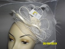 WHITE CEREMONY HAIRSTYLE