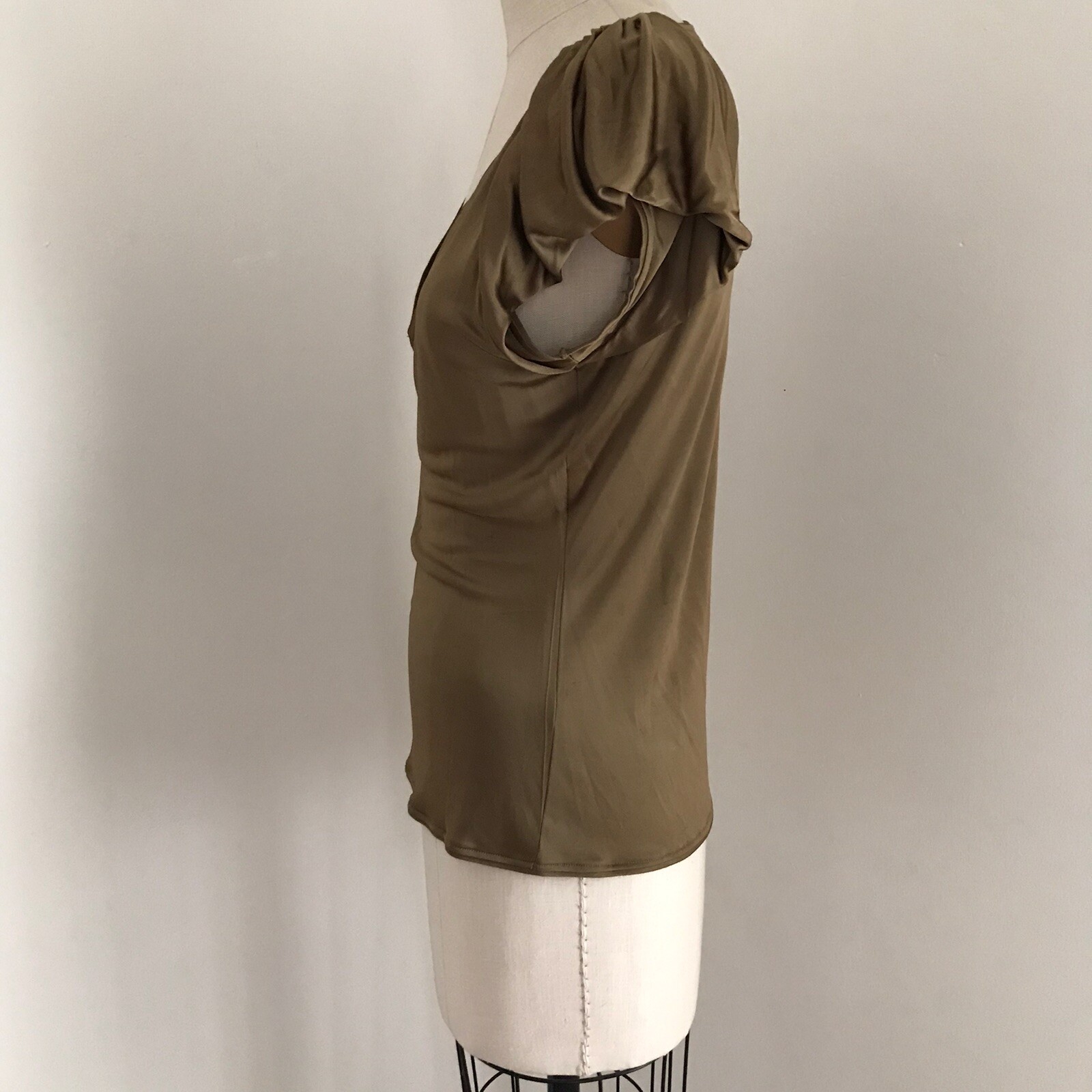 Maniche berretto Yves Saint Laurent Rive Sinistra Top Metallico Collo a V L