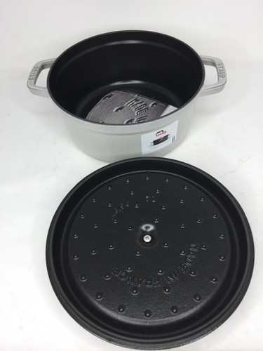 Staub Gusseisen 4 Quart Runde Cocotte - Weißer Trüffel - Bild 3 von 5