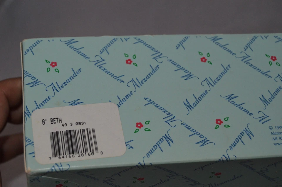 Muñeca Madame Alexander Beth 28160 8" con caja, accesorios, colección Little Women Foto 2 de 3