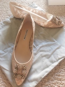 nude manolo blahnik