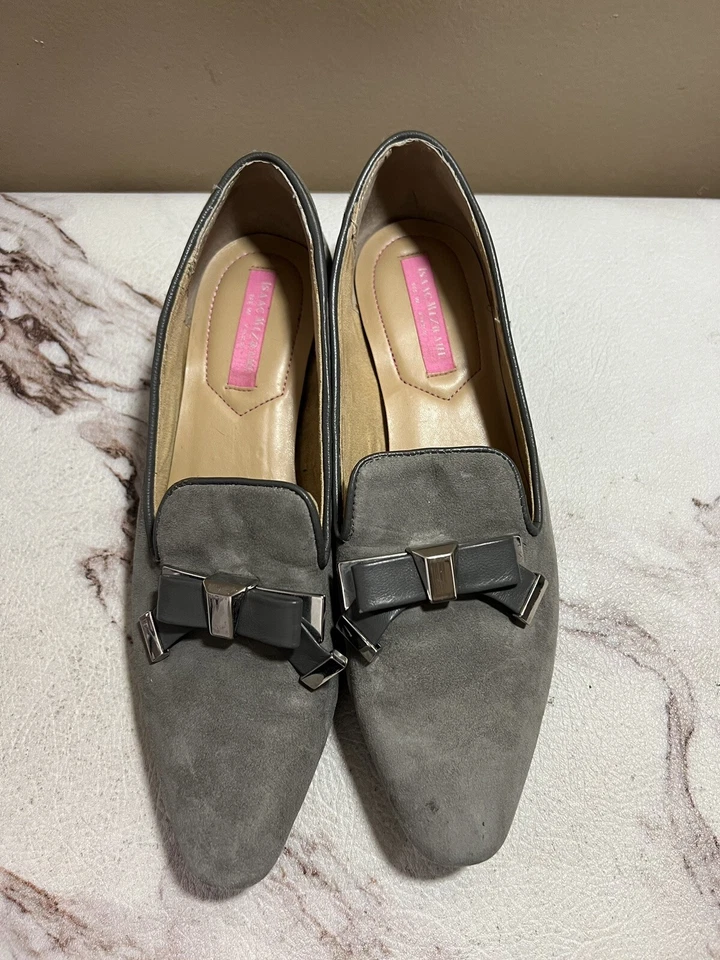 Mocasín Isaac Mizrahi Gris Gamuza Arco Plano Talla 6.5 Foto 2 de 4