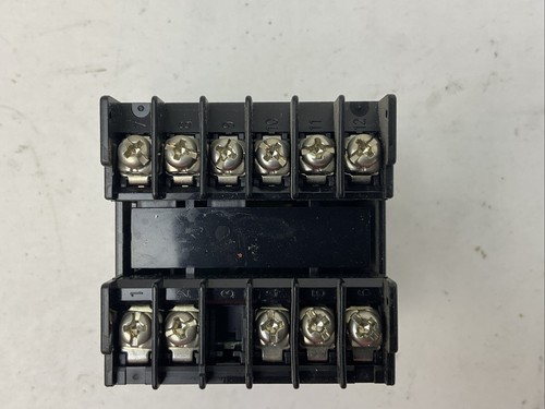 OMRON E5CC-QX2ASM-800 DIGITAL TEMPERATURE CONTROLLER VER 1.1 - Picture 6 of 6