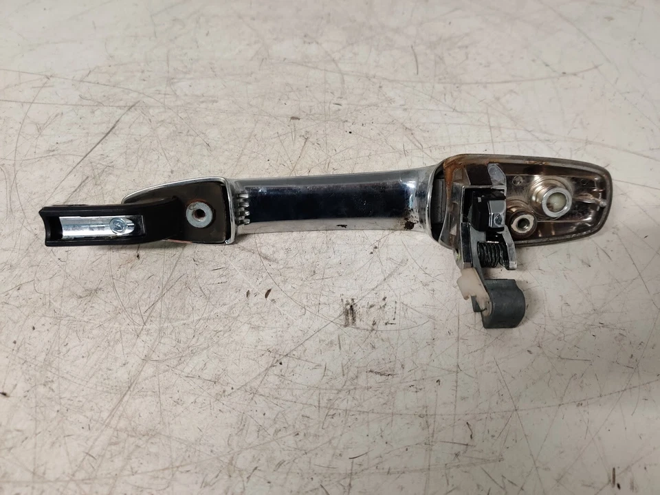 2010 MAZDA CX-7 LEFT FRONT DOOR HANDLE CHROME - Image 2 of 2