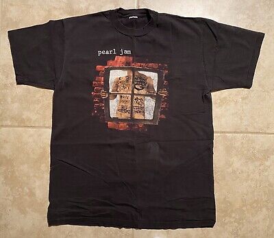Pearl Jam; vintage XL shirt; 1993; 'VS tour' (excellent Pearl Jam; vintage XL shirt; 1993; 'VS tour' (excellent
