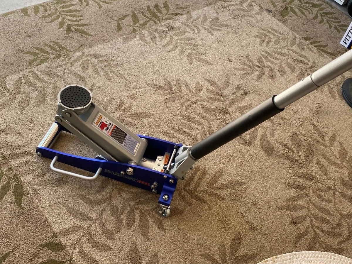 Rapid pump floor jack outlet