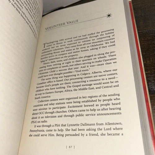 Operation Christmas Child : A Story of Simple Gifts Hardcover Fast Shipping - Picture 5 of 6
