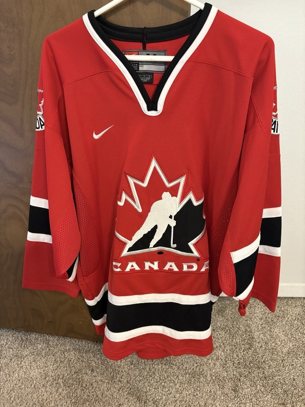 Vintage 2002 Nike Team Canada Mens Hockey Red Jersey Size Medium Olympics