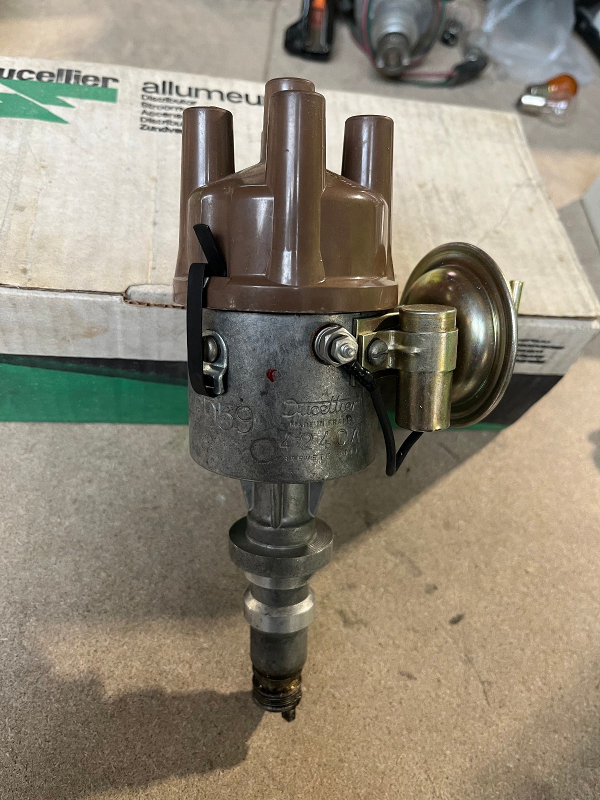 Allumeur Ducellier 4240 résout ratés démarrage Renault R15 R16