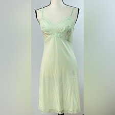 KAYSER Vintage mint green slip nightgown with lace trim - size small/34