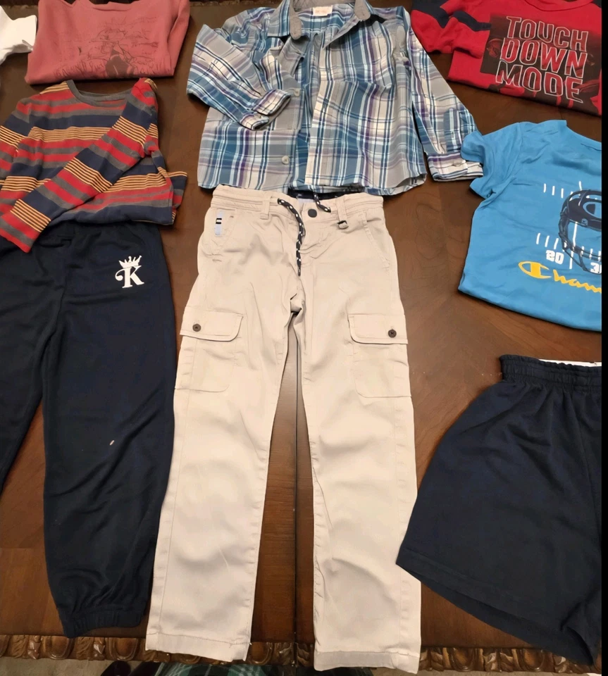 Ropa para la semana talla 4 ligeramente usada para niños, incluidos pantalones y camisas Foto 4 de 4