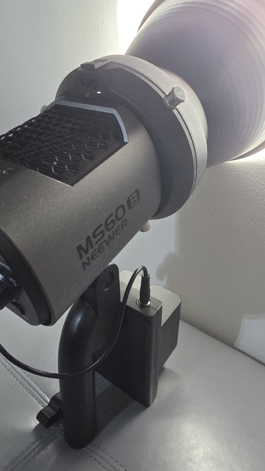 NEEWER MS60B 65W LED Light w/App, Bowens Mount, 2700K-6500K, Silver