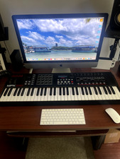 Akai Professional Mpk261 Performance Keyboard Controller- 61-keys