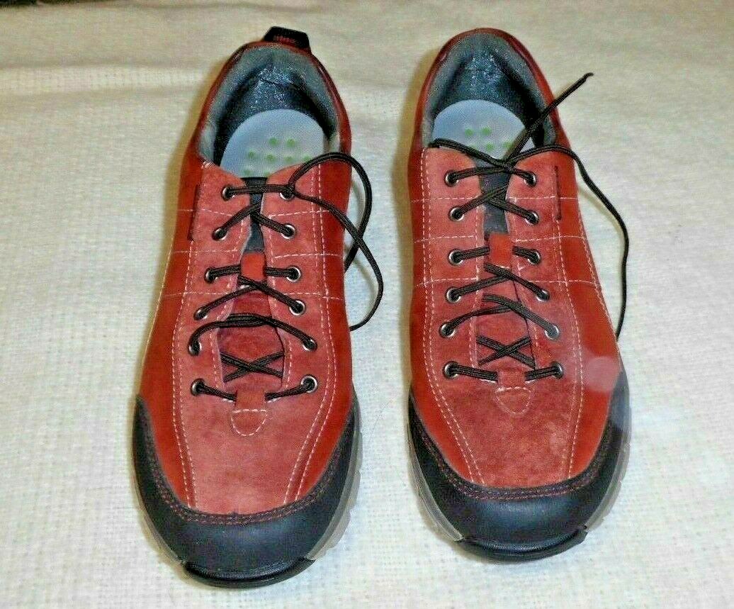 clarks ladies waterproof walking shoes