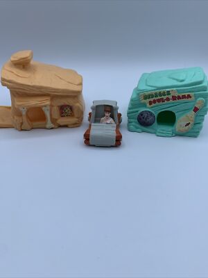 Flintstones Bedrock Bowl-O-Rama & Fred s House With Vilma Cave mobile 1994