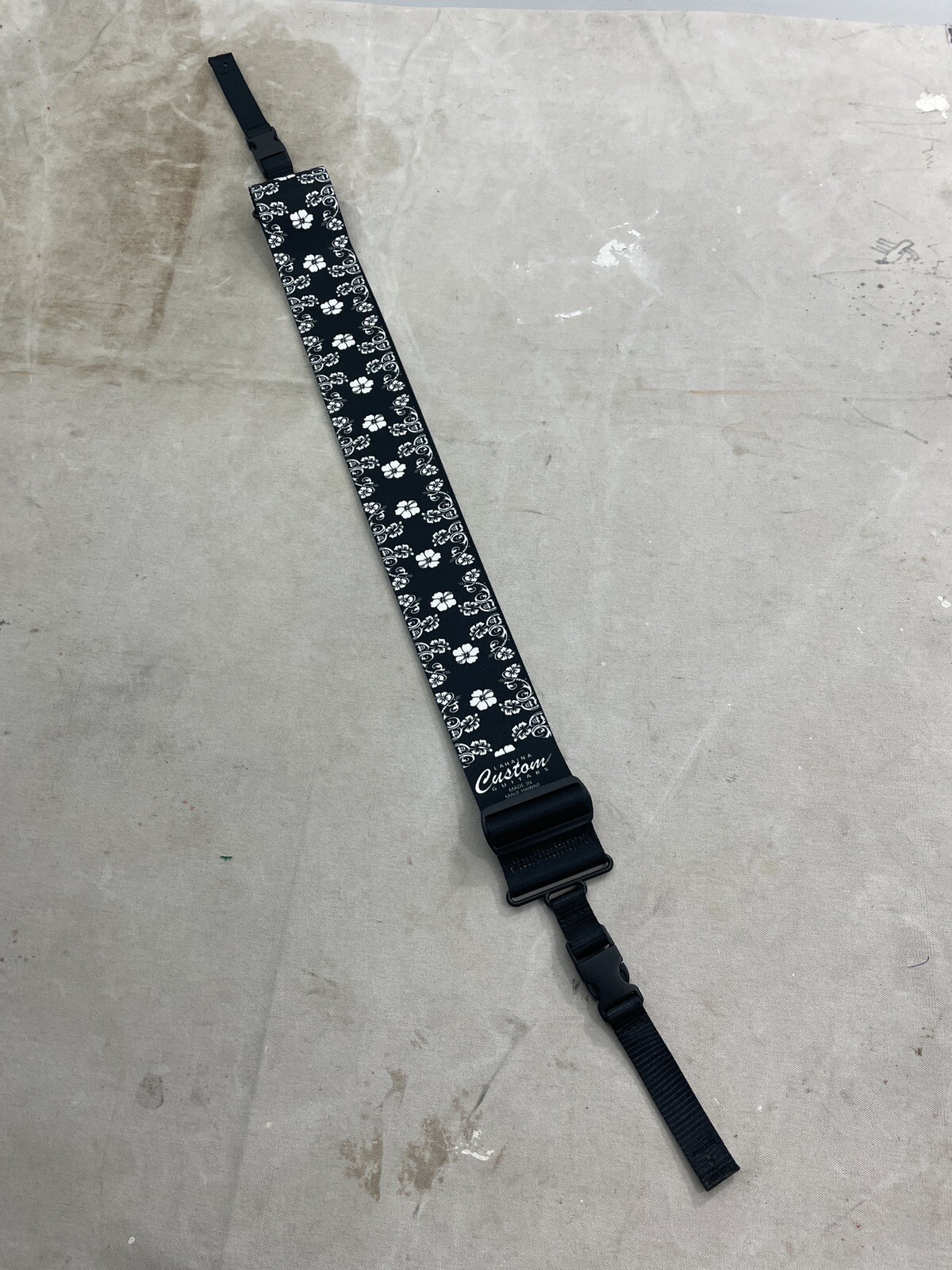 Lahaina Custom Guitars Strap - image 1