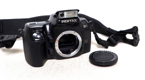 Vintage PENTAX Z-1 35mm film SLR camera body only with neck strap