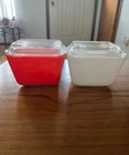 Vintage Pyrex Red & White Refrigerator Dishes 501B 1-1/2 Cup With Lids Set Of 2