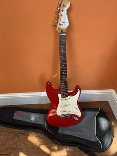 Fender Squire Stratocaster Electric Guitar Candy Apple Red