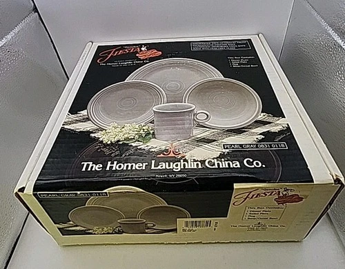 Vintage Fiesta The Homer Laughlin China Co. 4-pc setting New In Box Pearl Gray