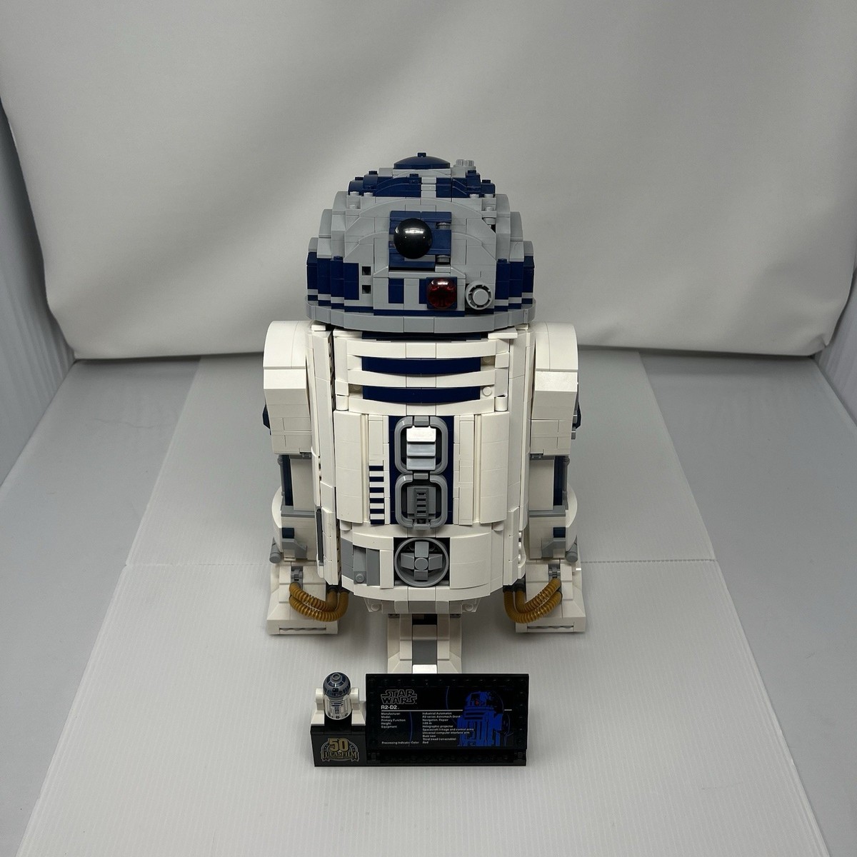 LEGO Star Wars UCS R2-D2 75308 Complete