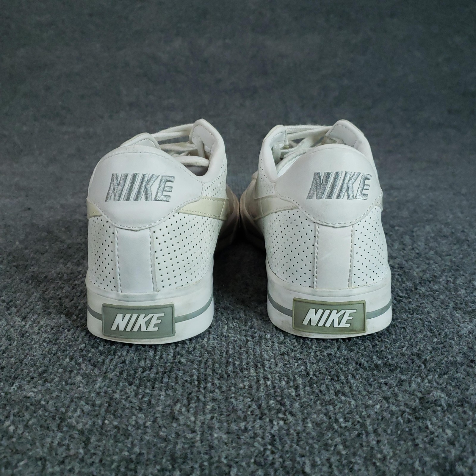 Nike Sweet Classic Shoes Womens Size 10 White Casual Sneakers 354496-111 thumbnail 7