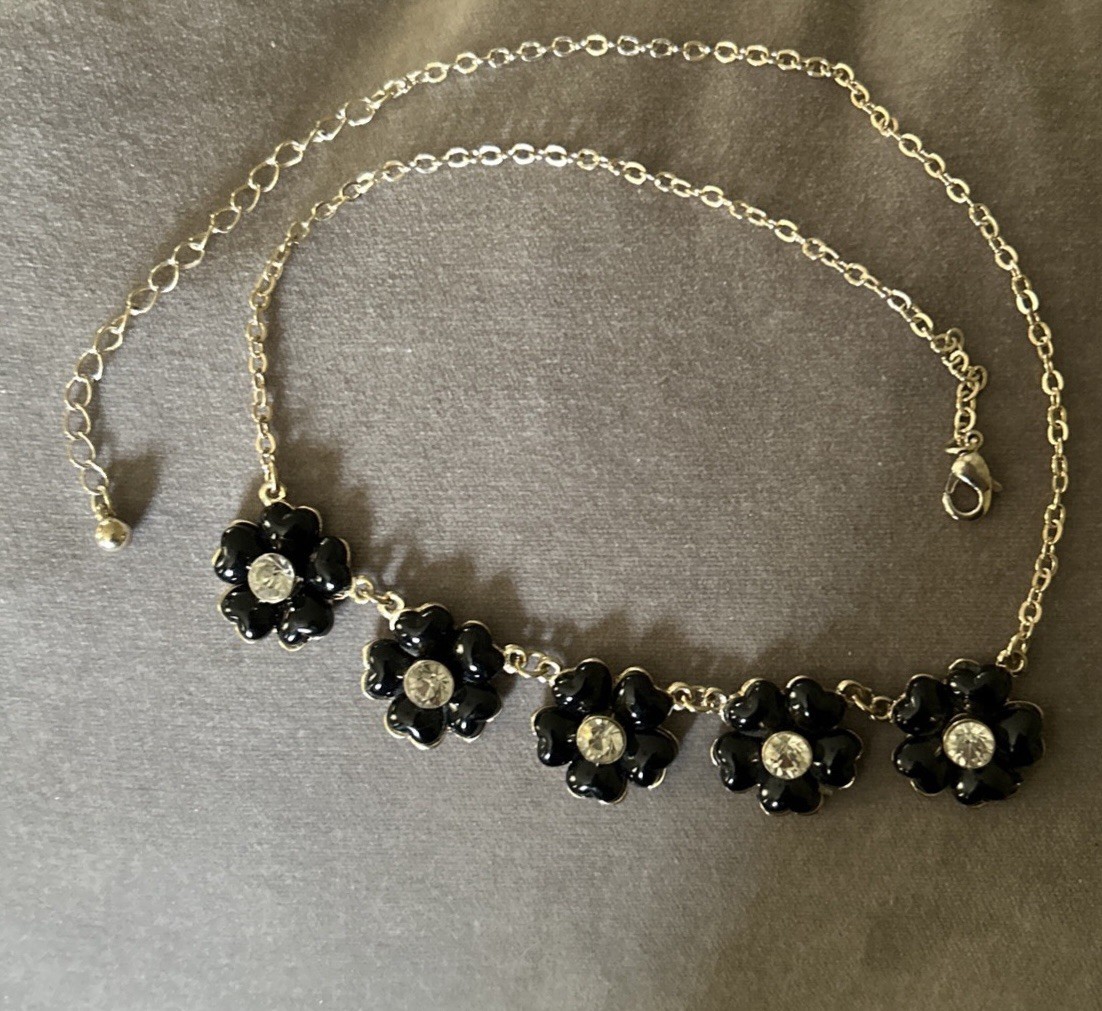 Pretty Costume Black Flower Statement  Necklace - image 2