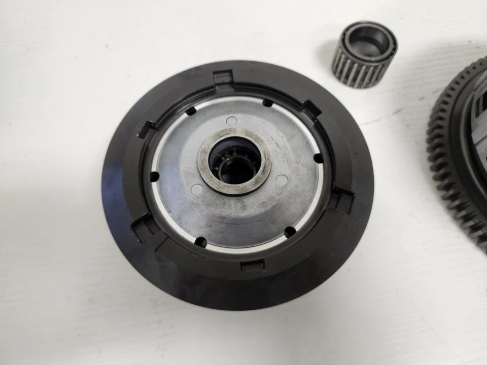 Conjunto de embrague Honda CBR1000RR 2009-2019 CB1000R Fireblade OEM 22115-MFL-880 Foto 2 de 4