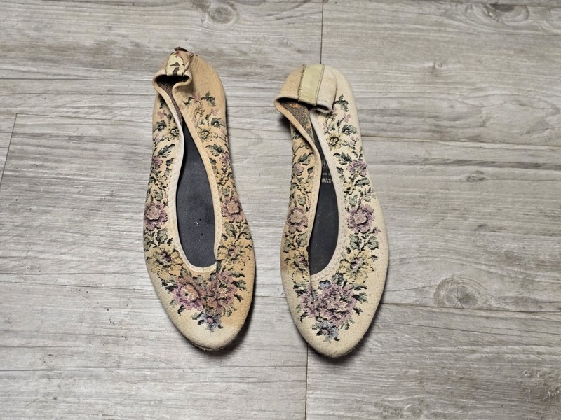 Antique Chinese Silk Hand Embroidered Floral Bird Slipper Shoes white