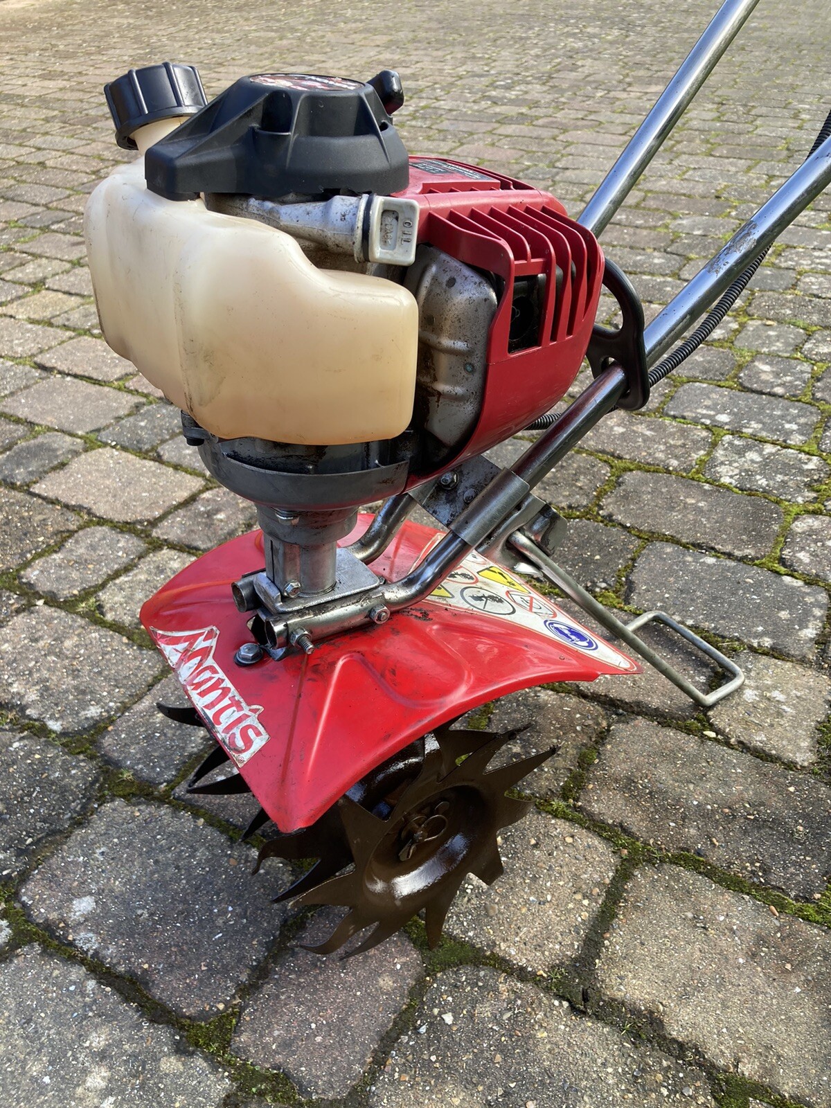 Mantis Tiller , Honda GX25 Four Stroke . Rotavator, Rotovator