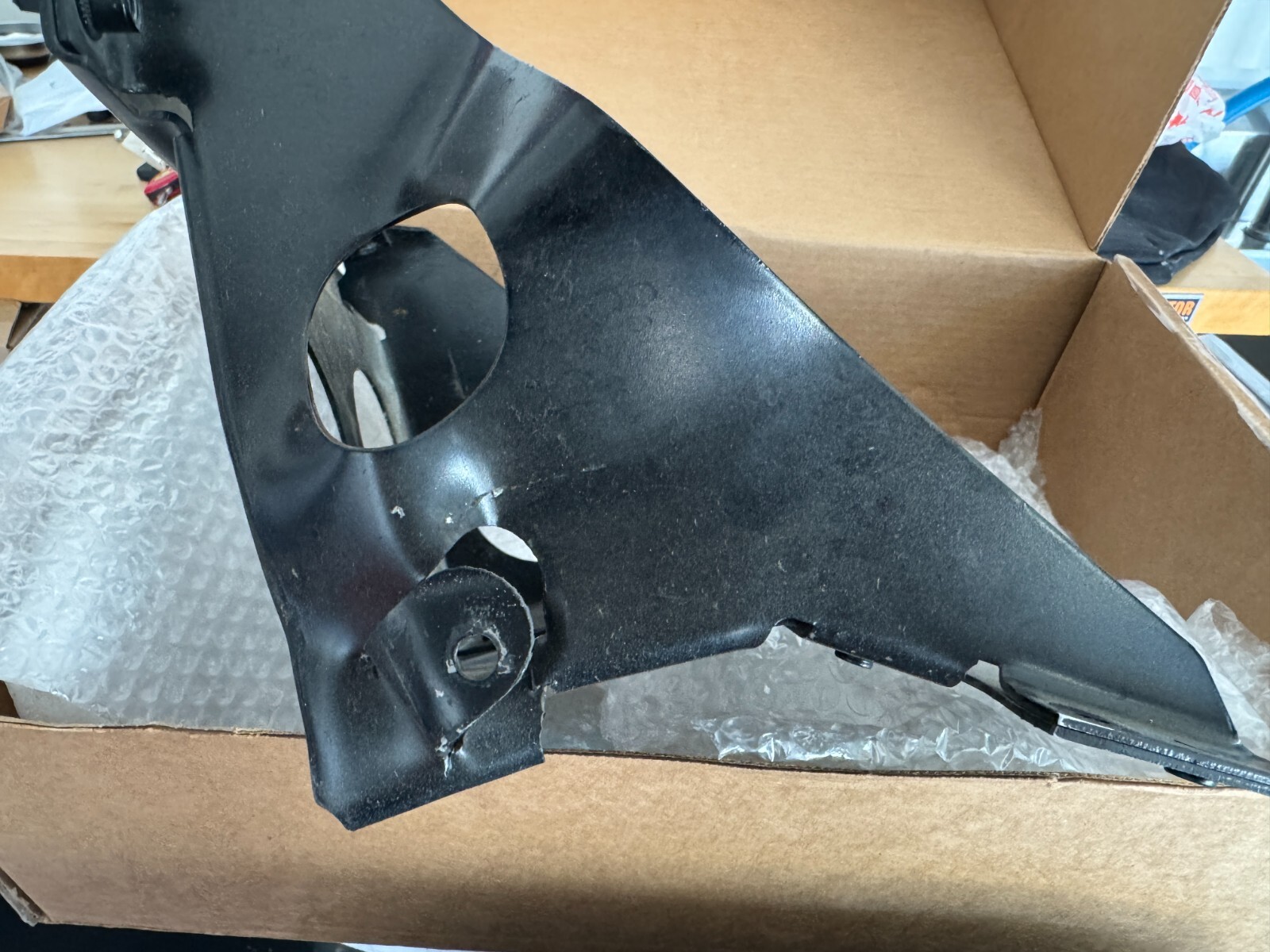 5G7Z-10732-AA Ford GT 2005 - 2006 Battery Tray GT40 Supercar