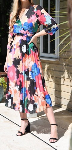 YUMI Black Tropical Floral Midi Pleated Dress With Belt - Picture 2 of 6