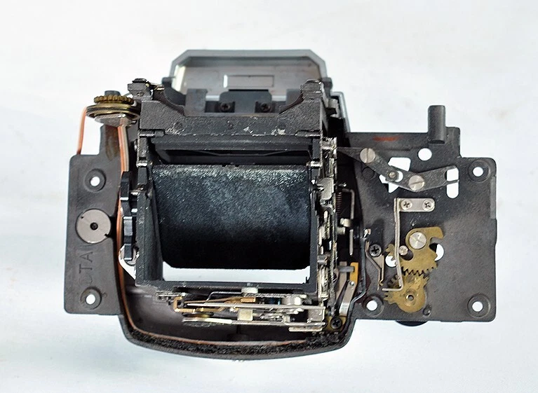 Panel frontal y caja de espejo retrovisor para cámara fotográfica Nikon FE SLR, piezas originales Nikon cromadas Foto 2 de 4