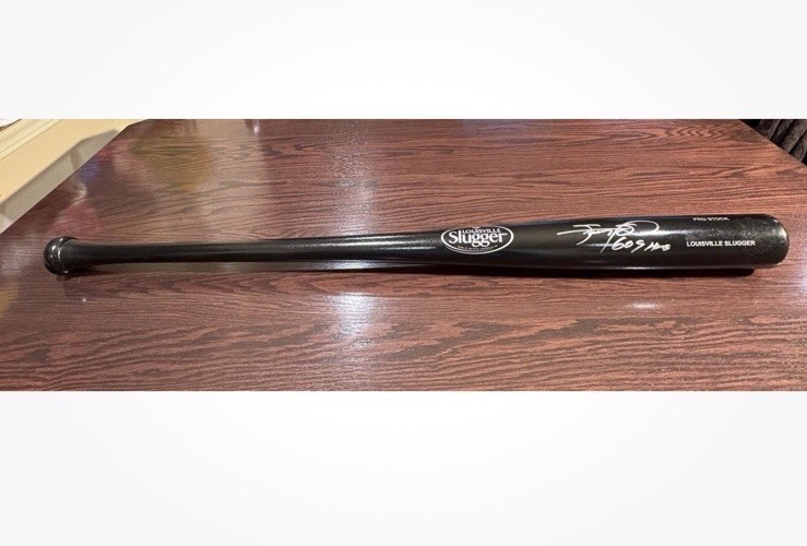 Sammy Sosa Autographed Signed Chicago Cubs , , Louisville Slugged Bat, Beckett Authenticated 